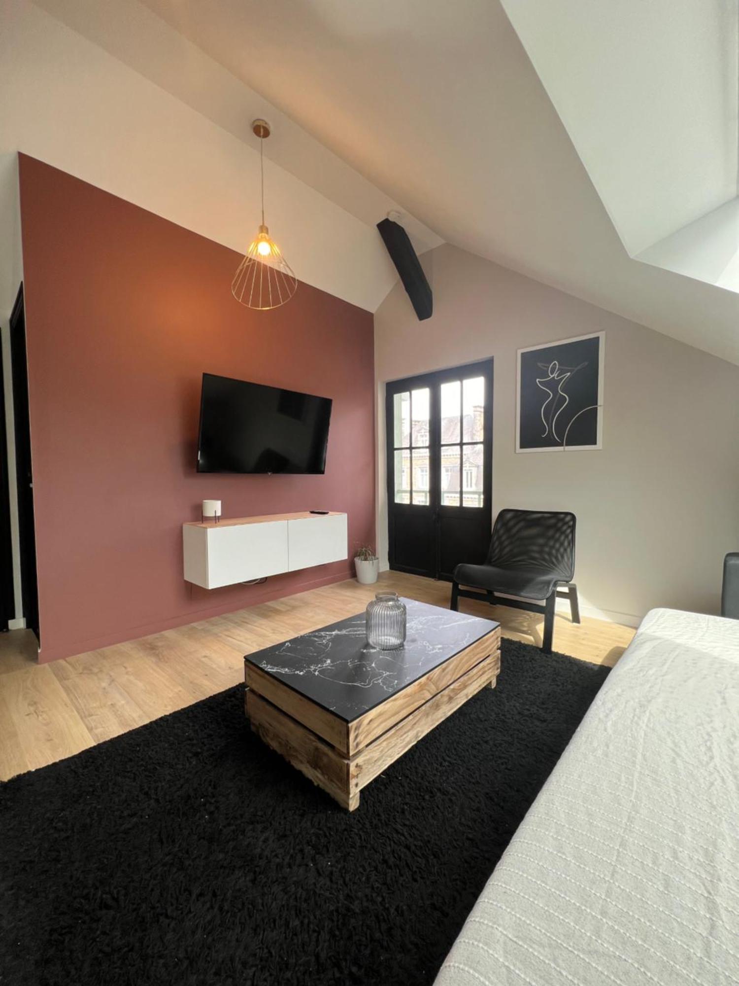Appartement Spacieux Et Lumineux Proche Du Centre Historique Dol-de-Bretagne Zewnętrze zdjęcie